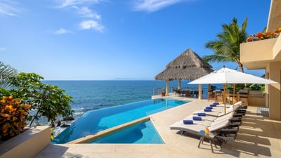 Luxury Villa Photo #7