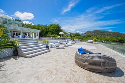 Luxury Villa Photo #5
