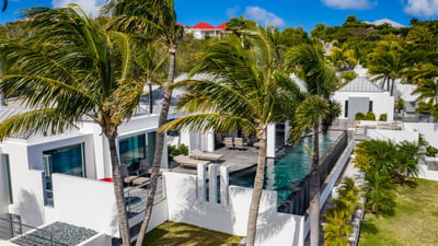 Luxury Villa Photo #3