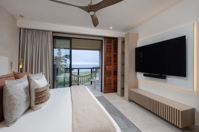 Luxury Villa Photo #28