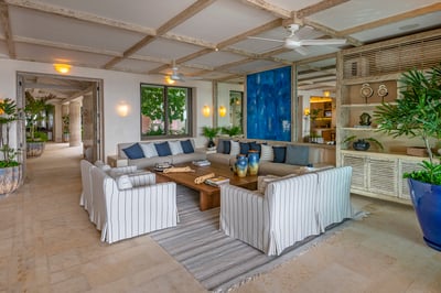 Luxury Villa Photo #17