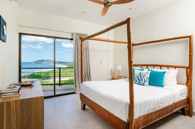 Luxury Villa Photo #35