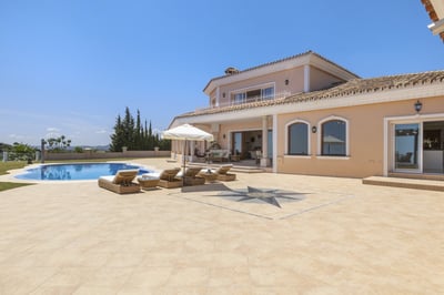 Luxury Villa Photo #4