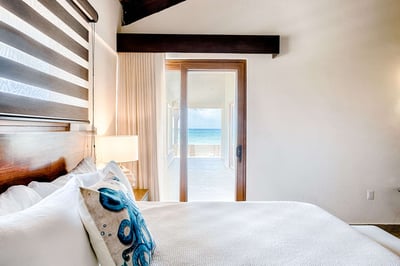 Luxury Villa Photo #29