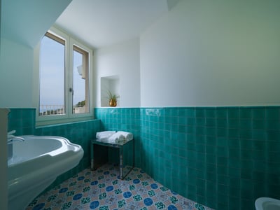 Luxury Villa Photo #17