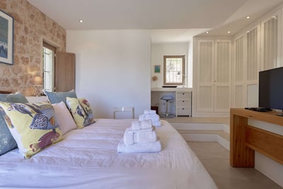 Luxury Villa Photo #17