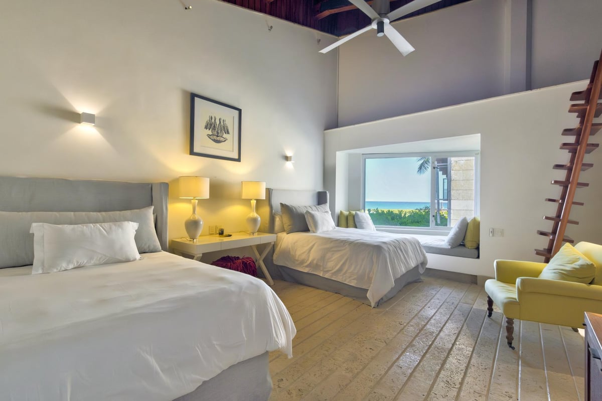 Las Iguanas 47 | Oceania