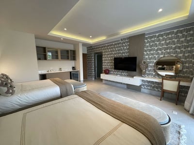Luxury Villa Photo #49