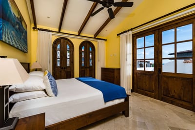 Luxury Villa Photo #5