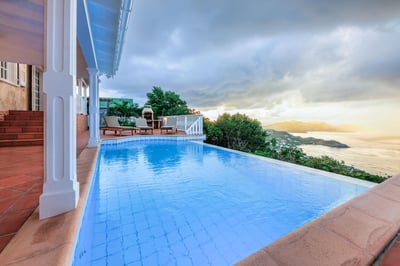 Luxury Villa Photo #8