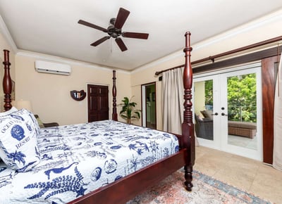 Luxury Villa Photo #29