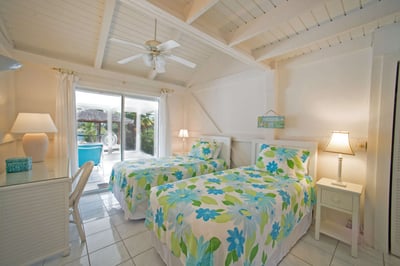 Luxury Villa Photo #17