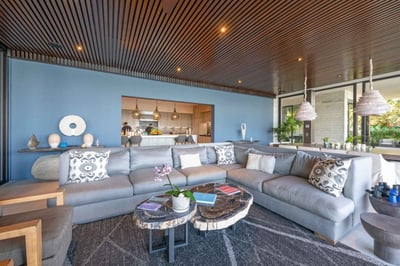 Luxury Villa Photo #17