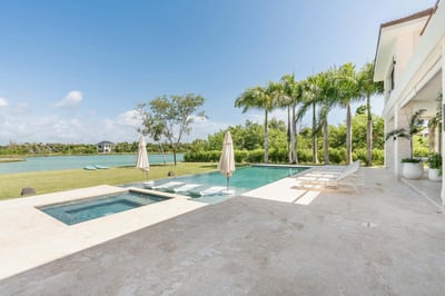 Luxury Villa Photo #10