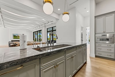 Luxury Villa Photo #14