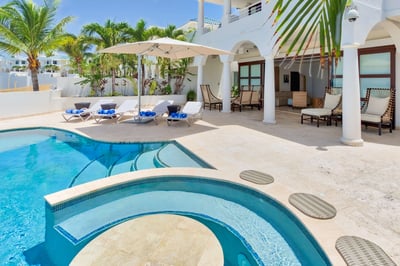Luxury Villa Photo #4