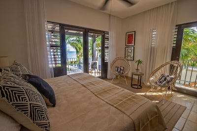 Luxury Villa Photo #23