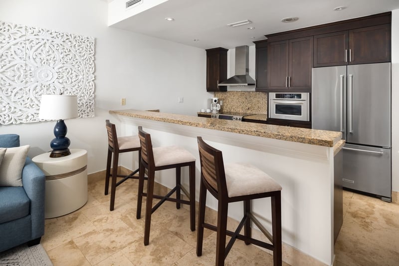 2 BDM Deluxe Oceanfront Suite at Windsong Resort