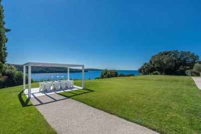 Luxury Villa Photo #10