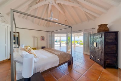 Luxury Villa Photo #26