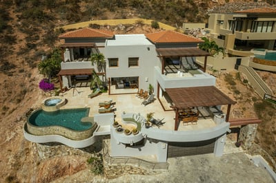 Luxury Villa Photo #14