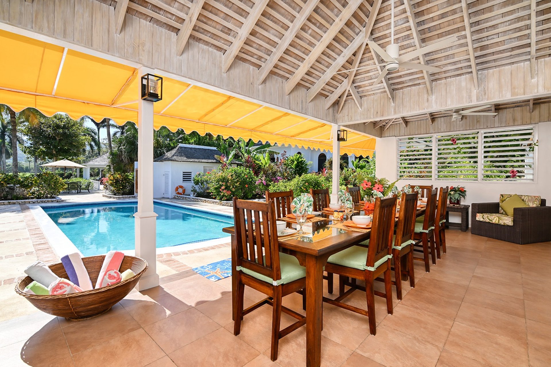 Retreat Villa - 2
