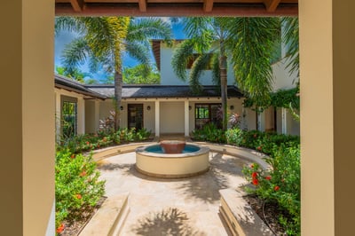 Luxury Villa Photo #37