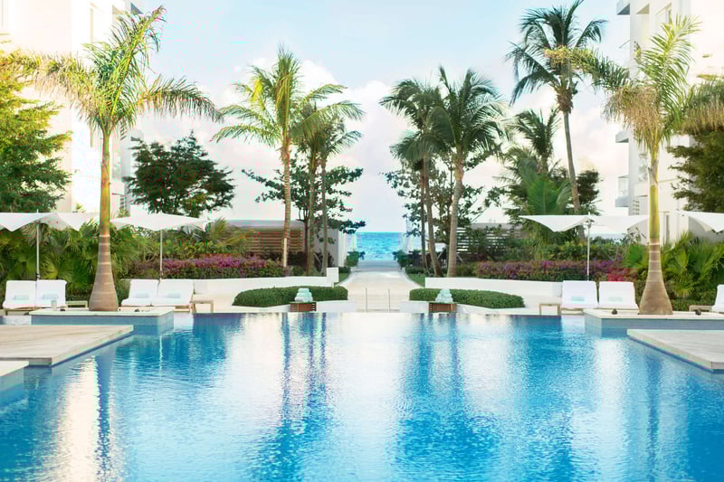 Grand Deluxe Oceanfront