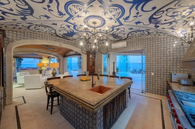 Luxury Villa Photo #21