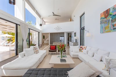 Luxury Villa Photo #7