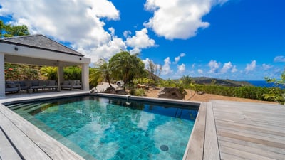 Luxury Villa Photo #3