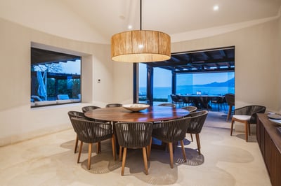 Luxury Villa Photo #14