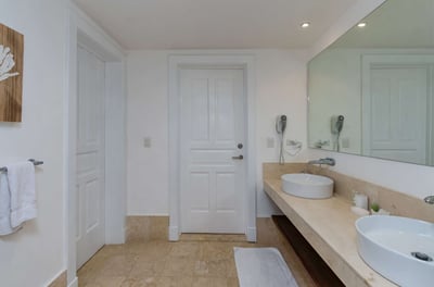 Luxury Villa Photo #37