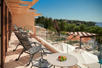 Luxury Villa Photo #32