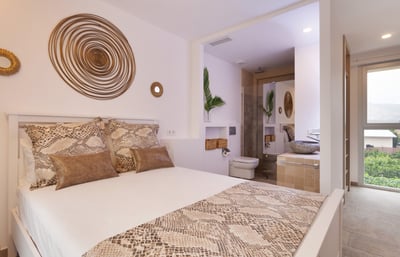 Luxury Villa Photo #23