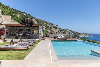 Luxury Villa Photo #6