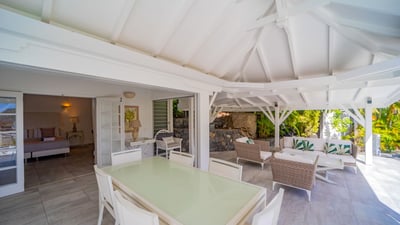 Luxury Villa Photo #18