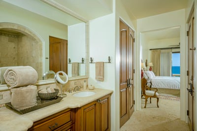 Luxury Villa Photo #23