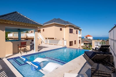 Luxury Villa Photo #15