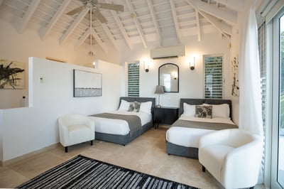 Luxury Villa Photo #45