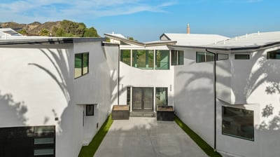 Luxury Villa Photo #15