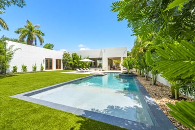 Luxury Villa Photo #2