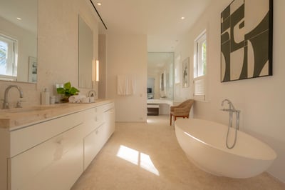 Luxury Villa Photo #56
