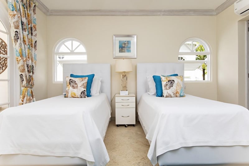 Royal Villa 1 | Swansway