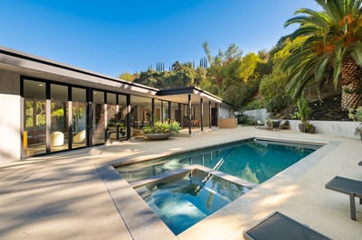 Luxury Villa Photo #11