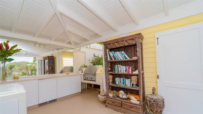Kitchen & Dining Area