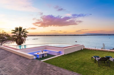 Luxury Villa Photo #7