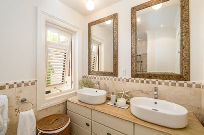 Luxury Villa Photo #28