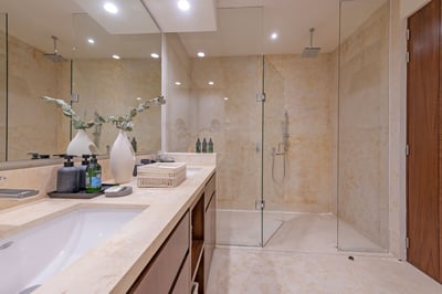 Luxury Villa Photo #36