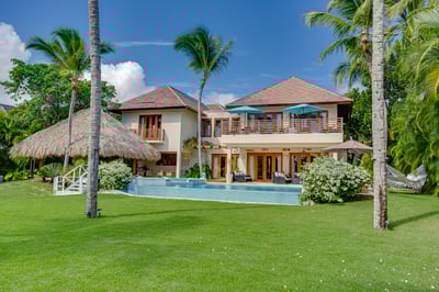 Luxury Villa Photo #3